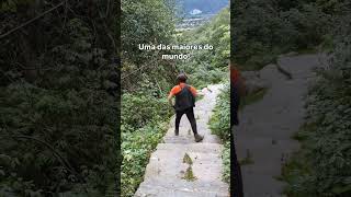 Capa do vídeo Essa é a Vinnufossen, uma das cachoeiras mais altas do mundo! #noruega #cachoeira